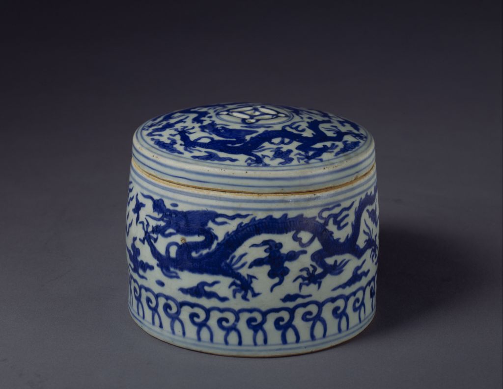 图片[1]-Blue and white cricket pot with cloud and dragon patterns-China Archive